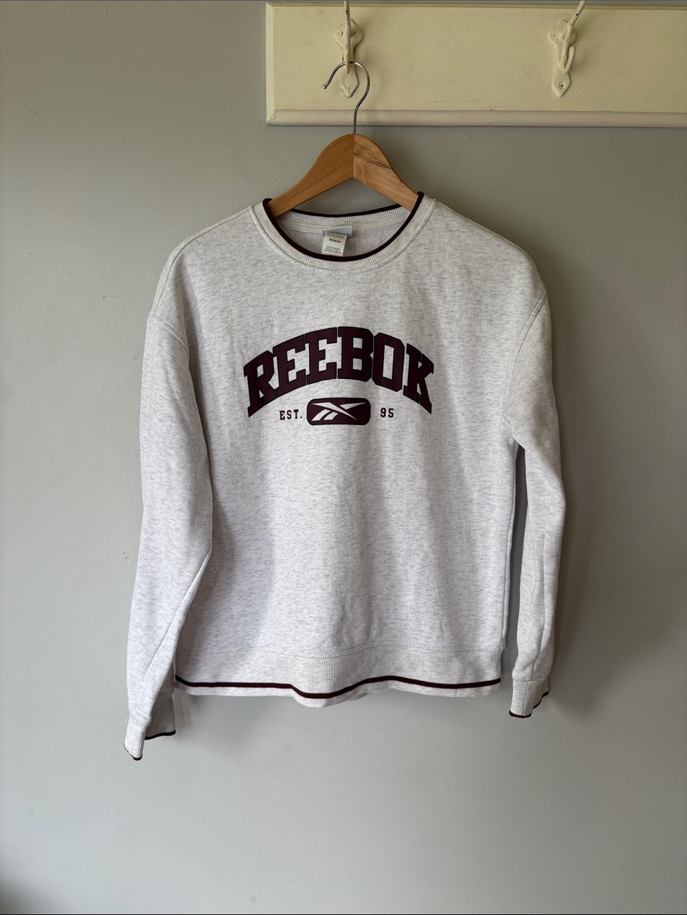 Reebok Vintage Style Gray Maroon Crewneck Sweatshirt Medium